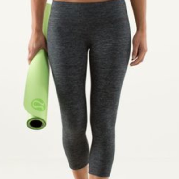 lululemon athletica Pants - Lululemon Grey Cropped Wonder Under Leggings
